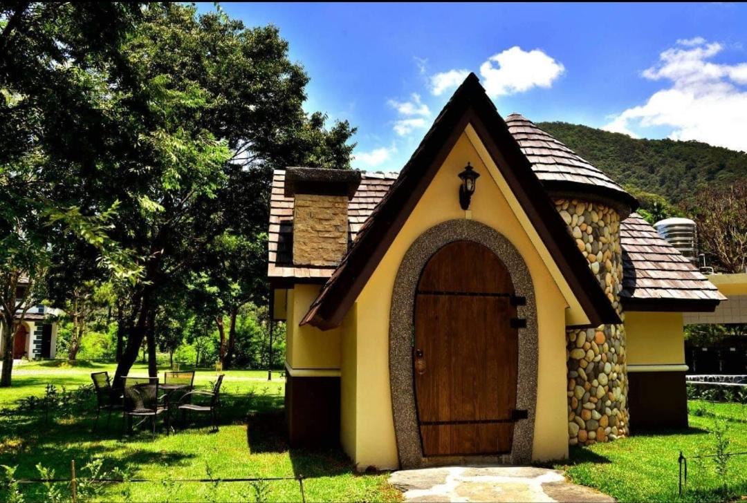 Mushroom Forest Guesthouse Camping Site Puli Ngoại thất bức ảnh